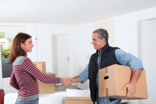 House removals support for homes and apartments in Hammersmith